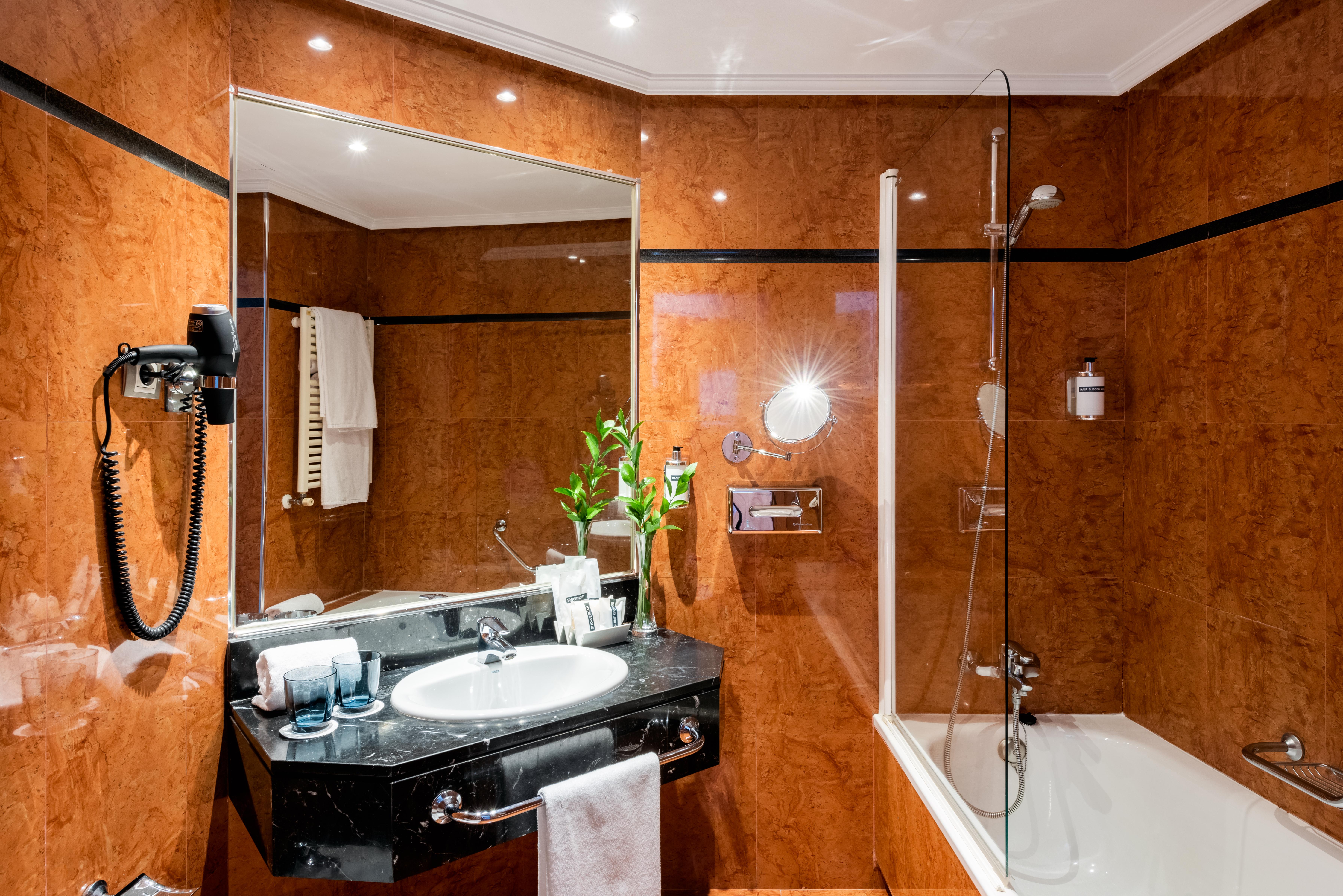 Hotel Madrid Plaza De Espana, Affiliated By Melia Екстер'єр фото