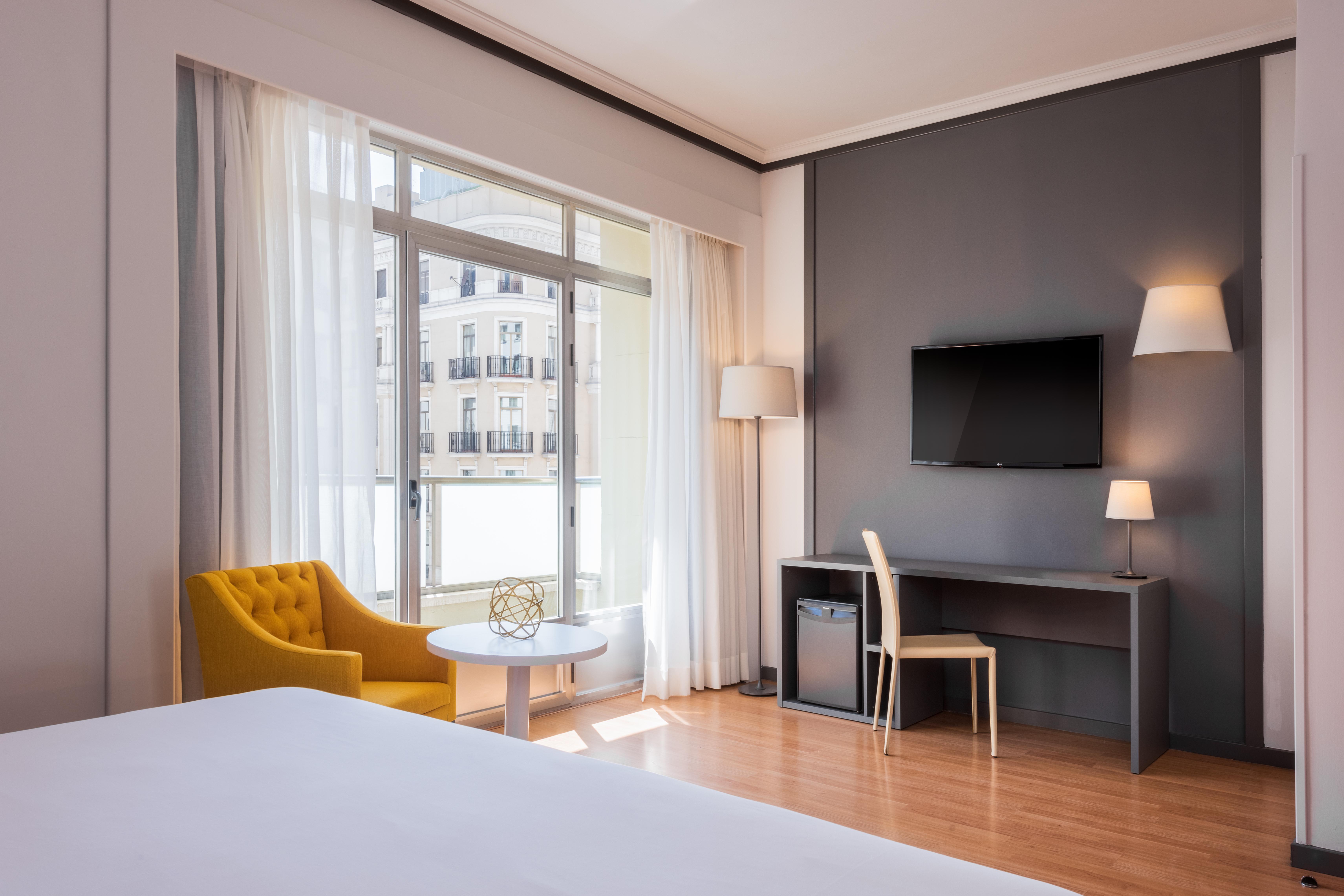 Hotel Madrid Plaza De Espana, Affiliated By Melia Екстер'єр фото