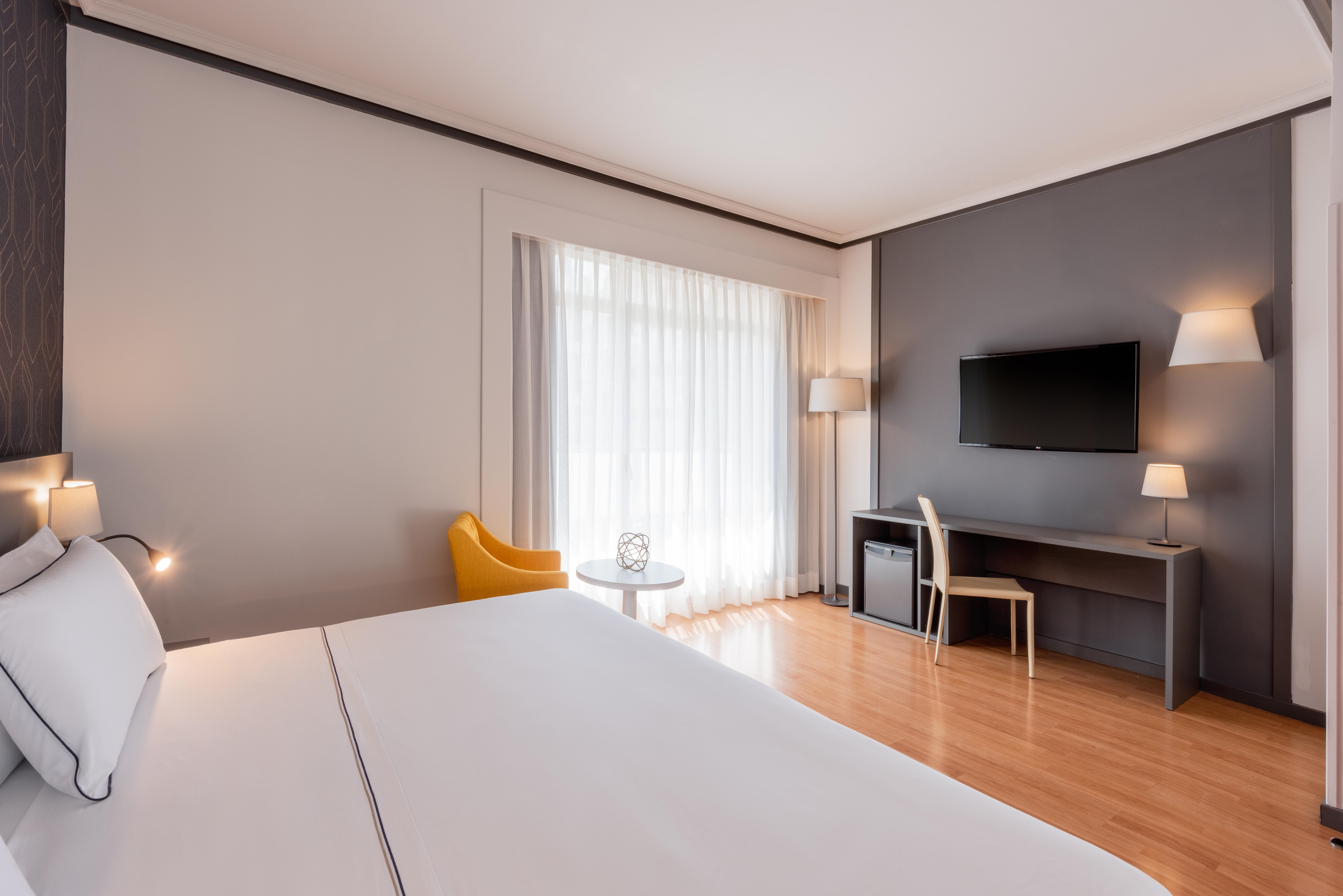 Hotel Madrid Plaza De Espana, Affiliated By Melia Екстер'єр фото
