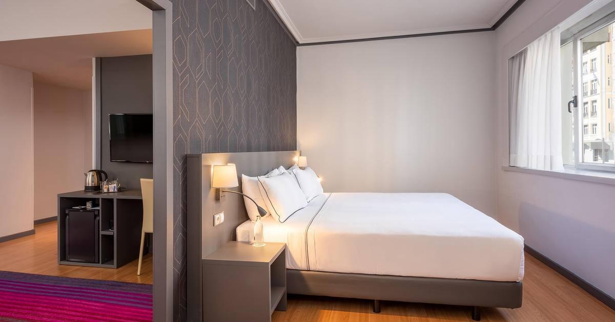 Hotel Madrid Plaza De Espana, Affiliated By Melia Екстер'єр фото
