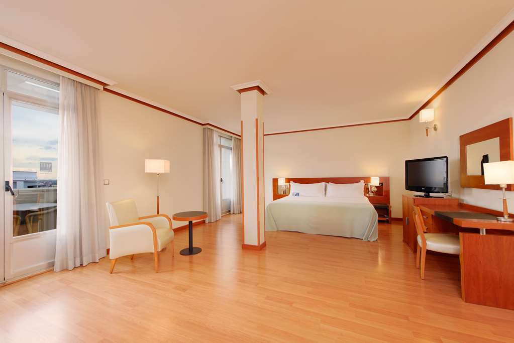 Hotel Madrid Plaza De Espana, Affiliated By Melia Екстер'єр фото